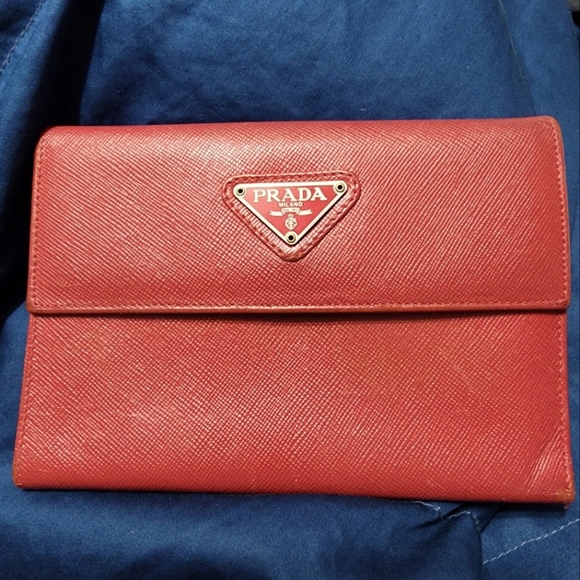 PRADA EUC SAFFIANO RED Wallet w/ authentication cards - Picture 1 of 10